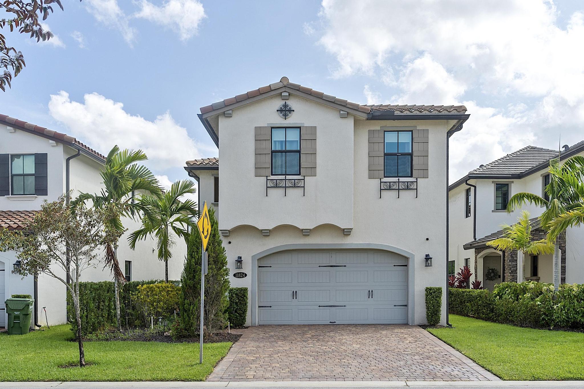 11824 SW 13th, Pembroke Pines FL 33025