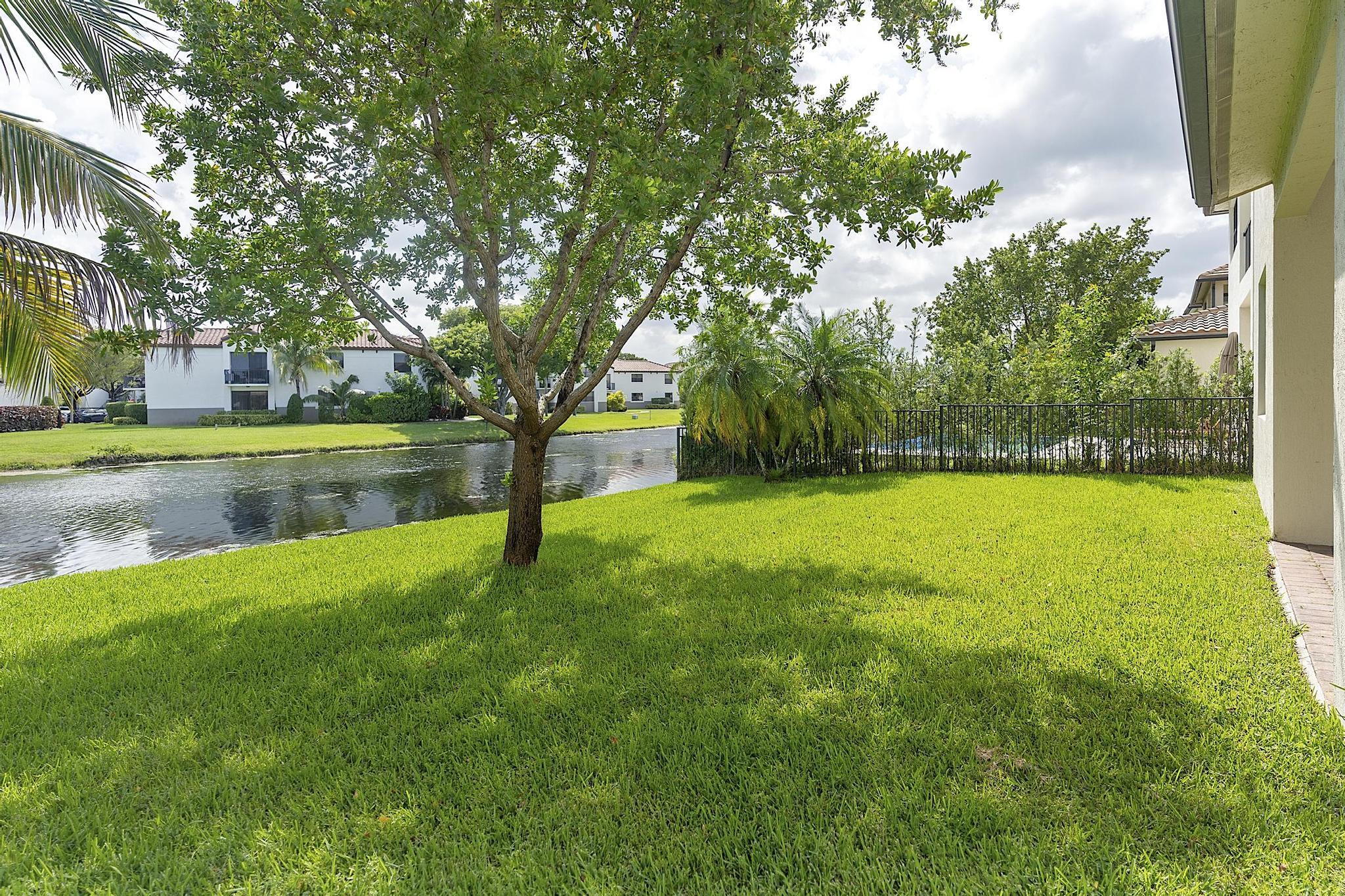 11824 SW 13th, Pembroke Pines FL 33025