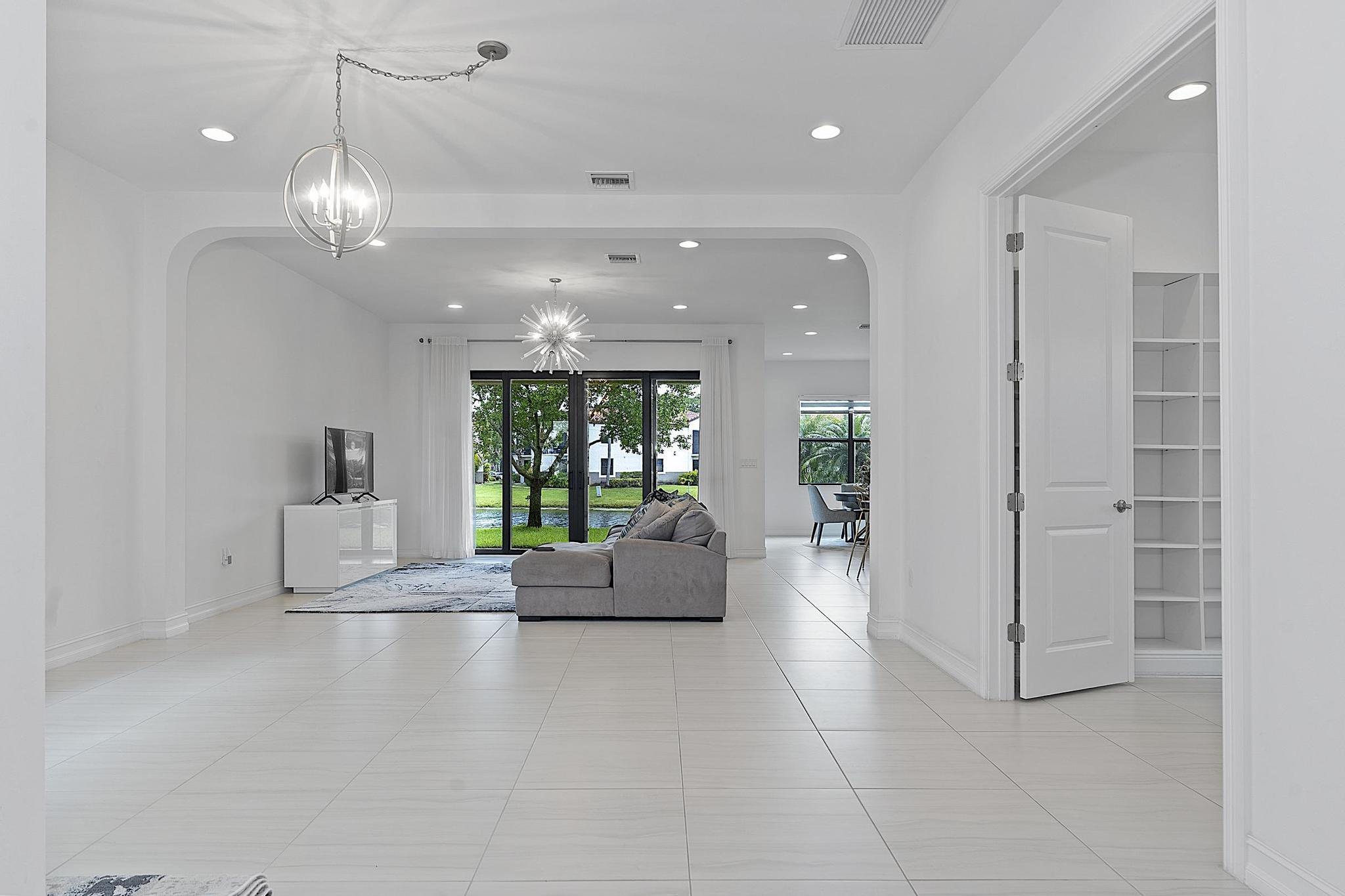11824 SW 13th, Pembroke Pines FL 33025