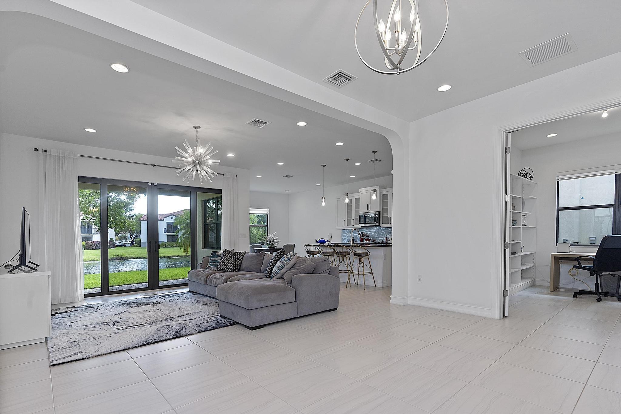 11824 SW 13th, Pembroke Pines FL 33025