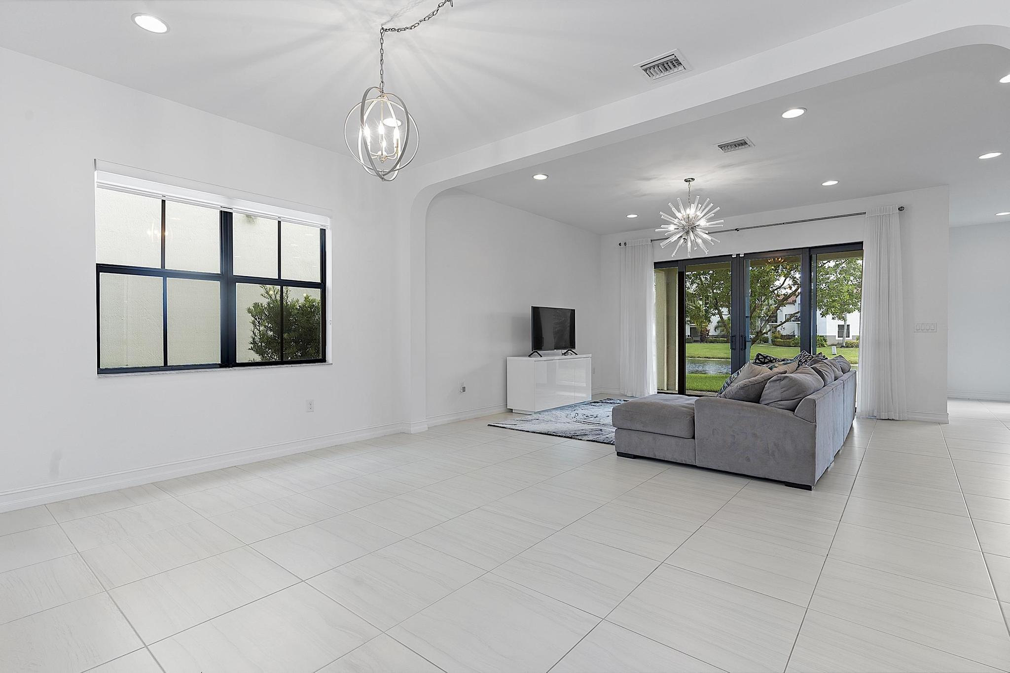 11824 SW 13th, Pembroke Pines FL 33025