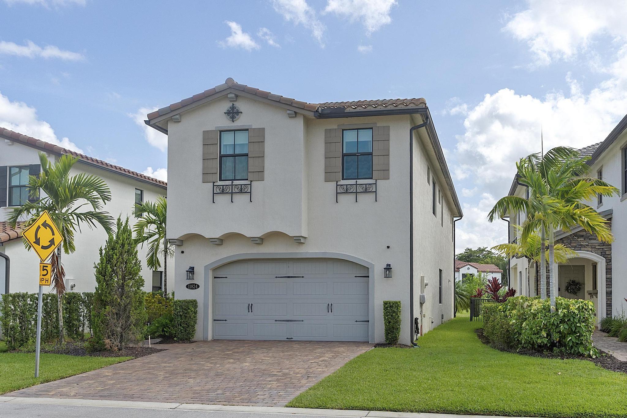 11824 SW 13th, Pembroke Pines FL 33025