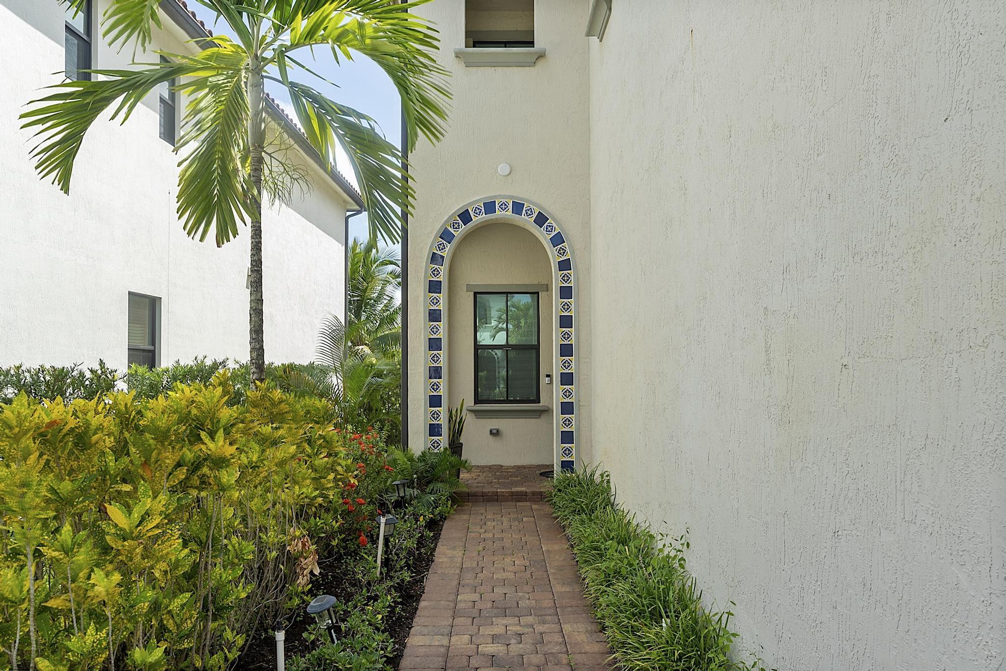 11824 SW 13th, Pembroke Pines FL 33025