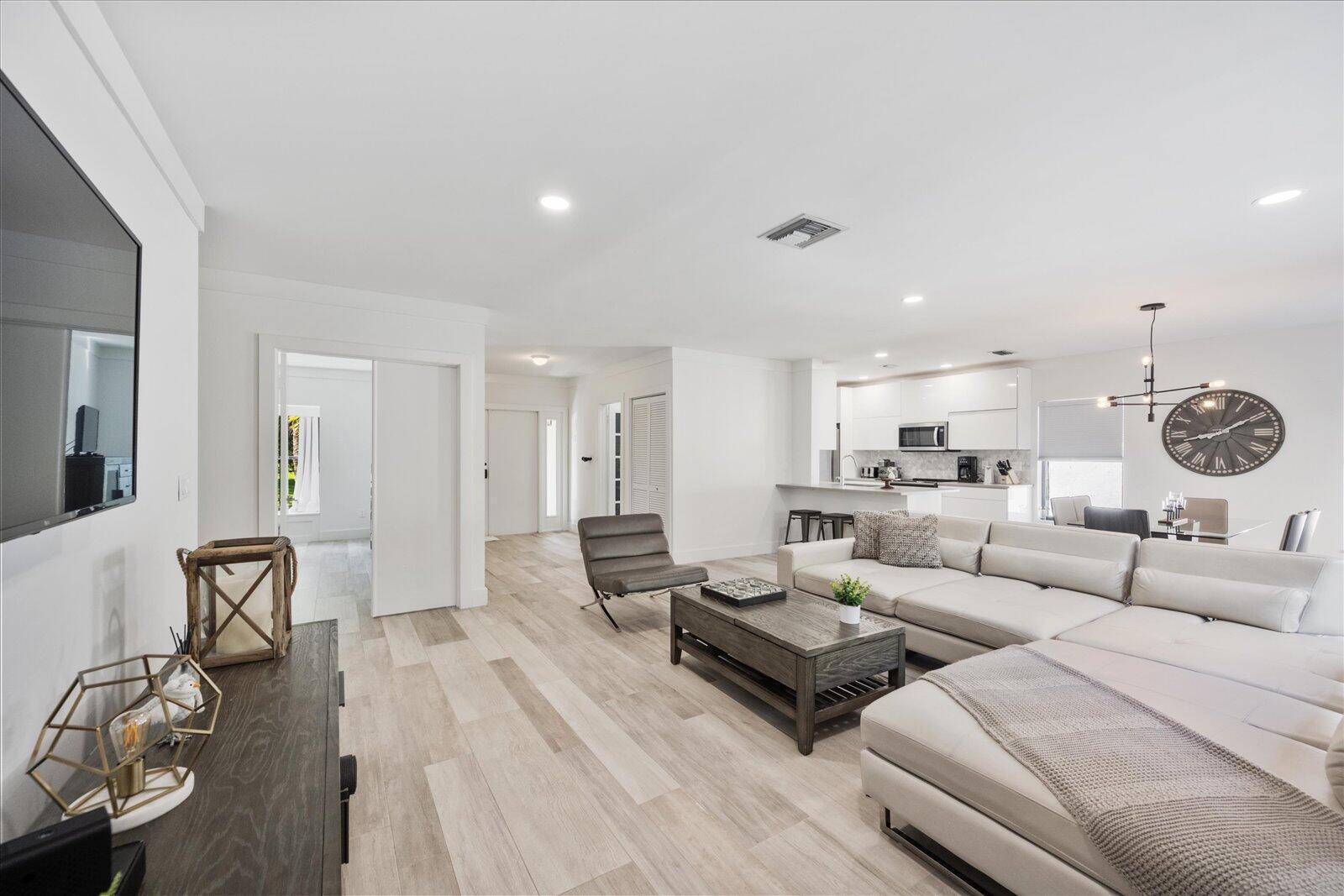 11311 Pond View #C201, Wellington FL 33414