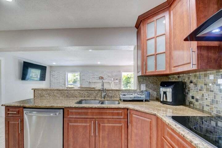 168 SE 31ST, Boynton Beach FL 33435