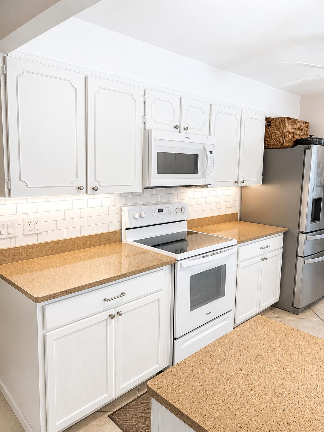 4041 NE 27TH, Lighthouse Point FL 33064