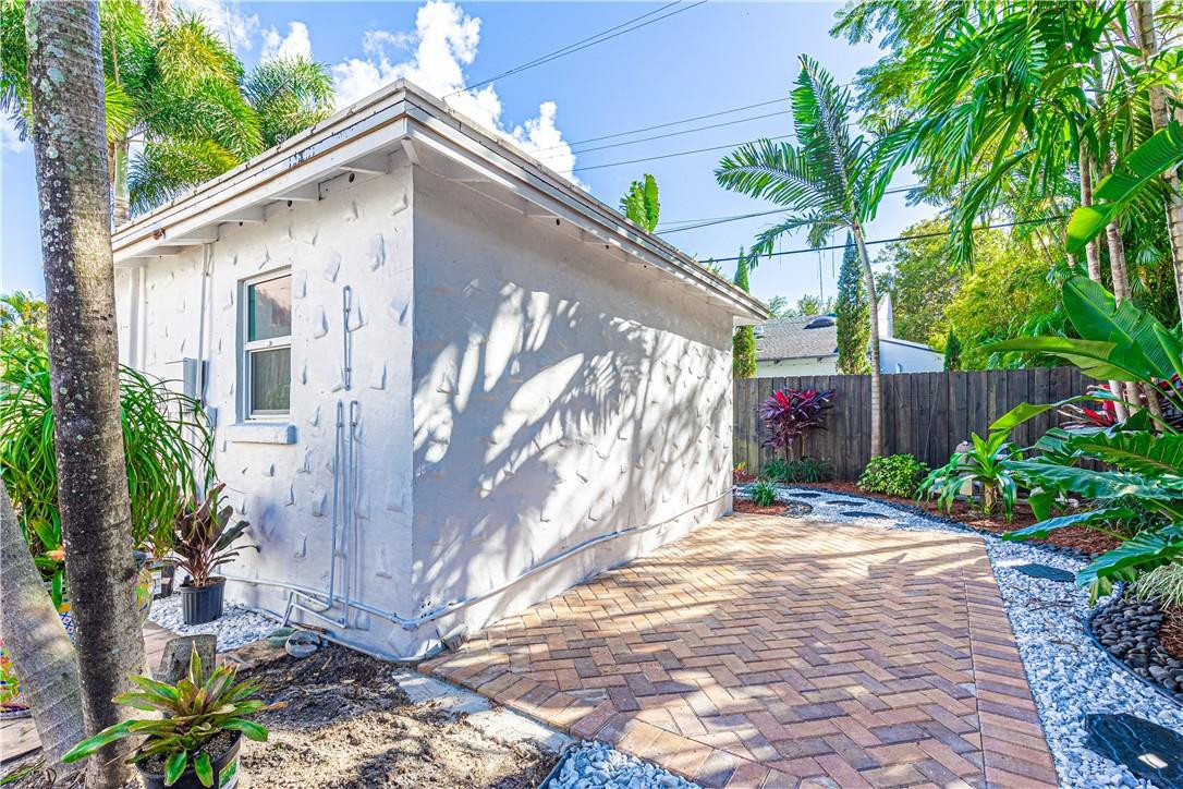 1220 SE 2ND, Fort Lauderdale FL 33301