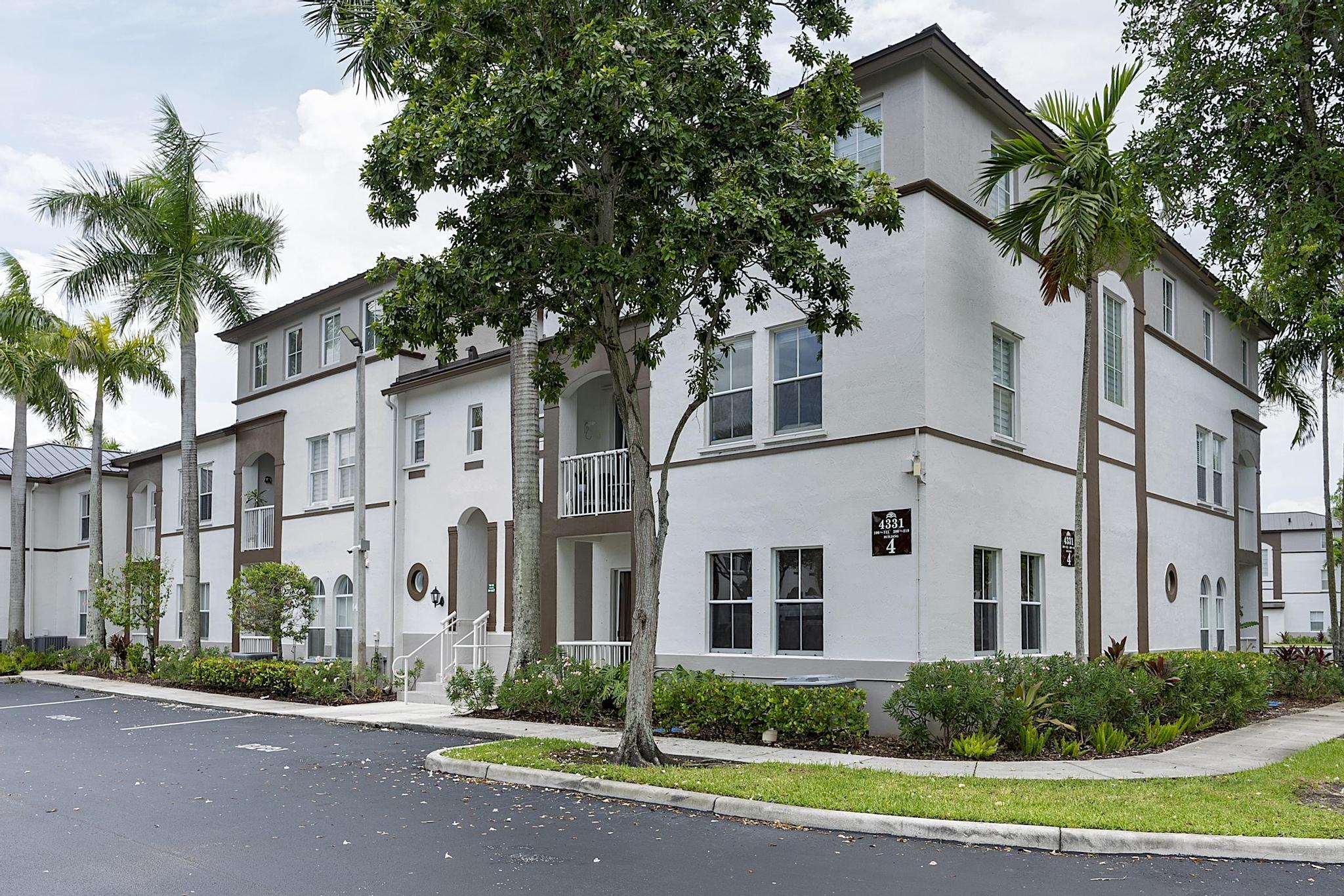 4331 SW 160th #103, Miramar FL 33027
