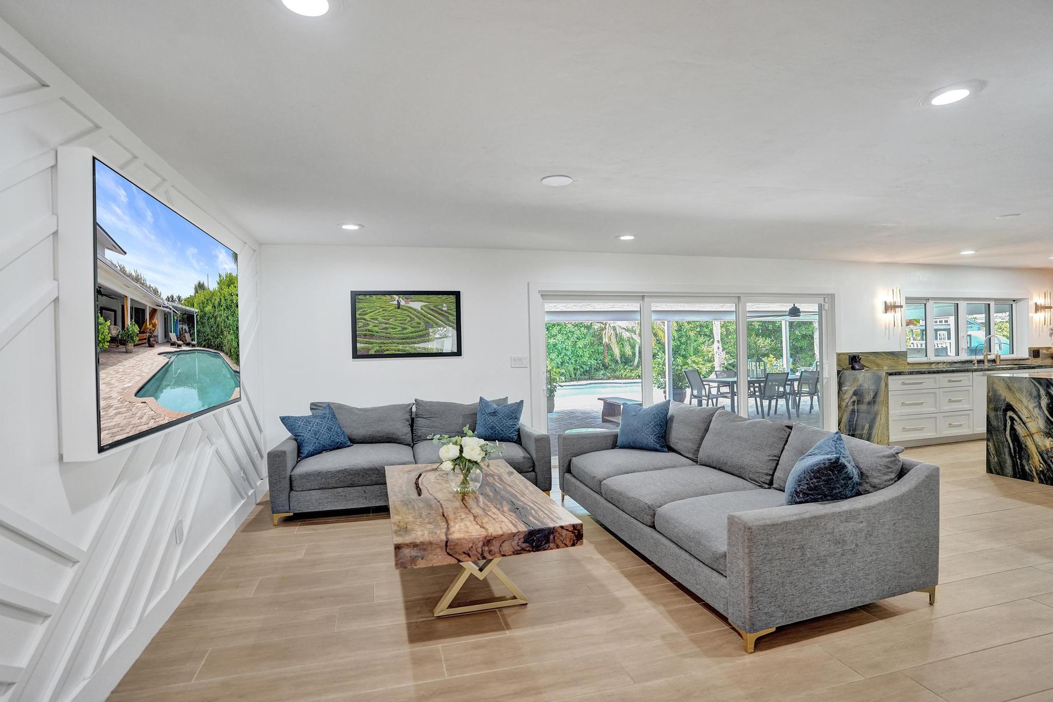 2 Mendota, Sea Ranch Lakes FL 33308