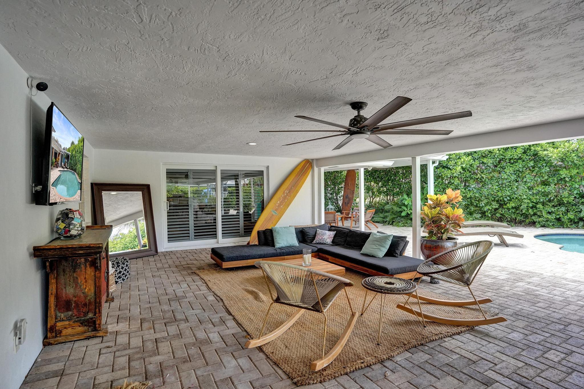 2 Mendota, Sea Ranch Lakes FL 33308