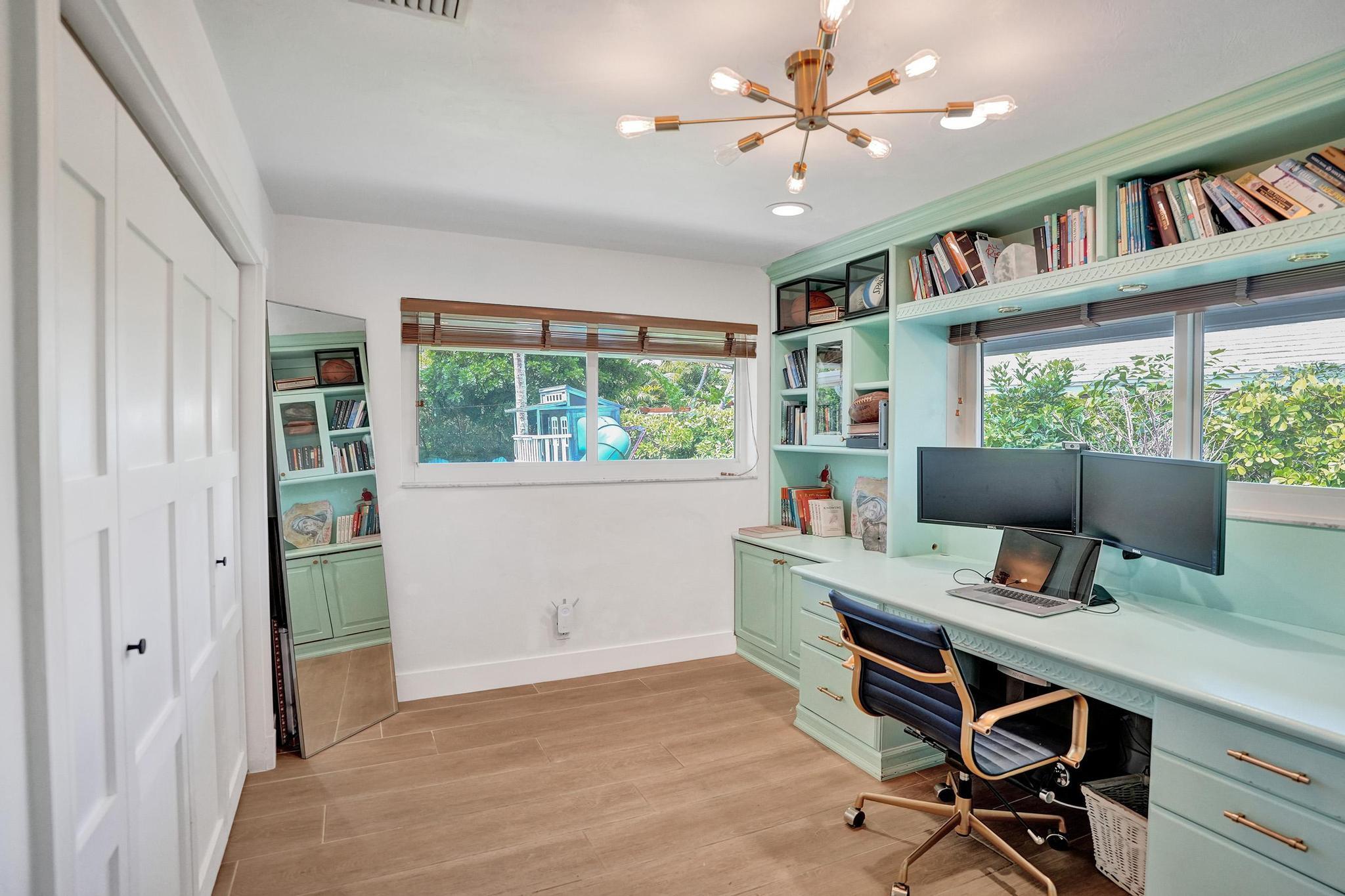 2 Mendota, Sea Ranch Lakes FL 33308