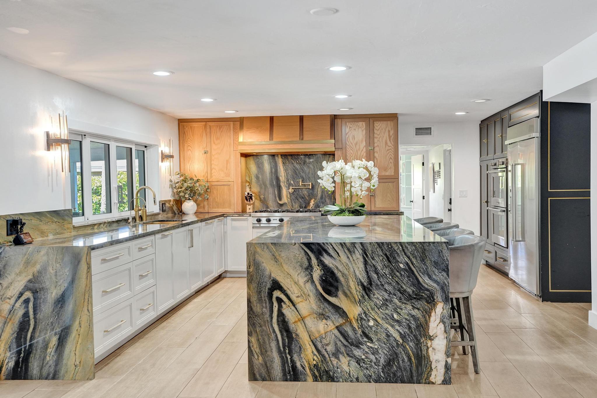 2 Mendota, Sea Ranch Lakes FL 33308