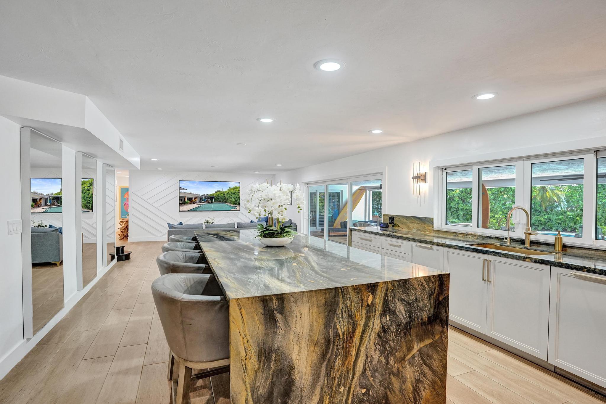 2 Mendota, Sea Ranch Lakes FL 33308