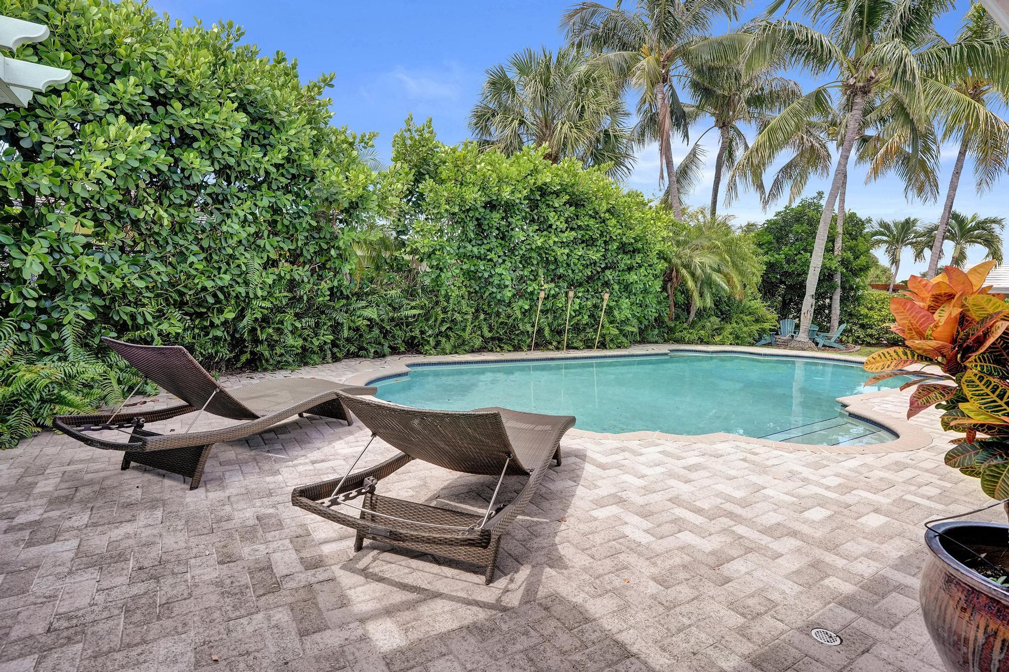 2 Mendota, Sea Ranch Lakes FL 33308