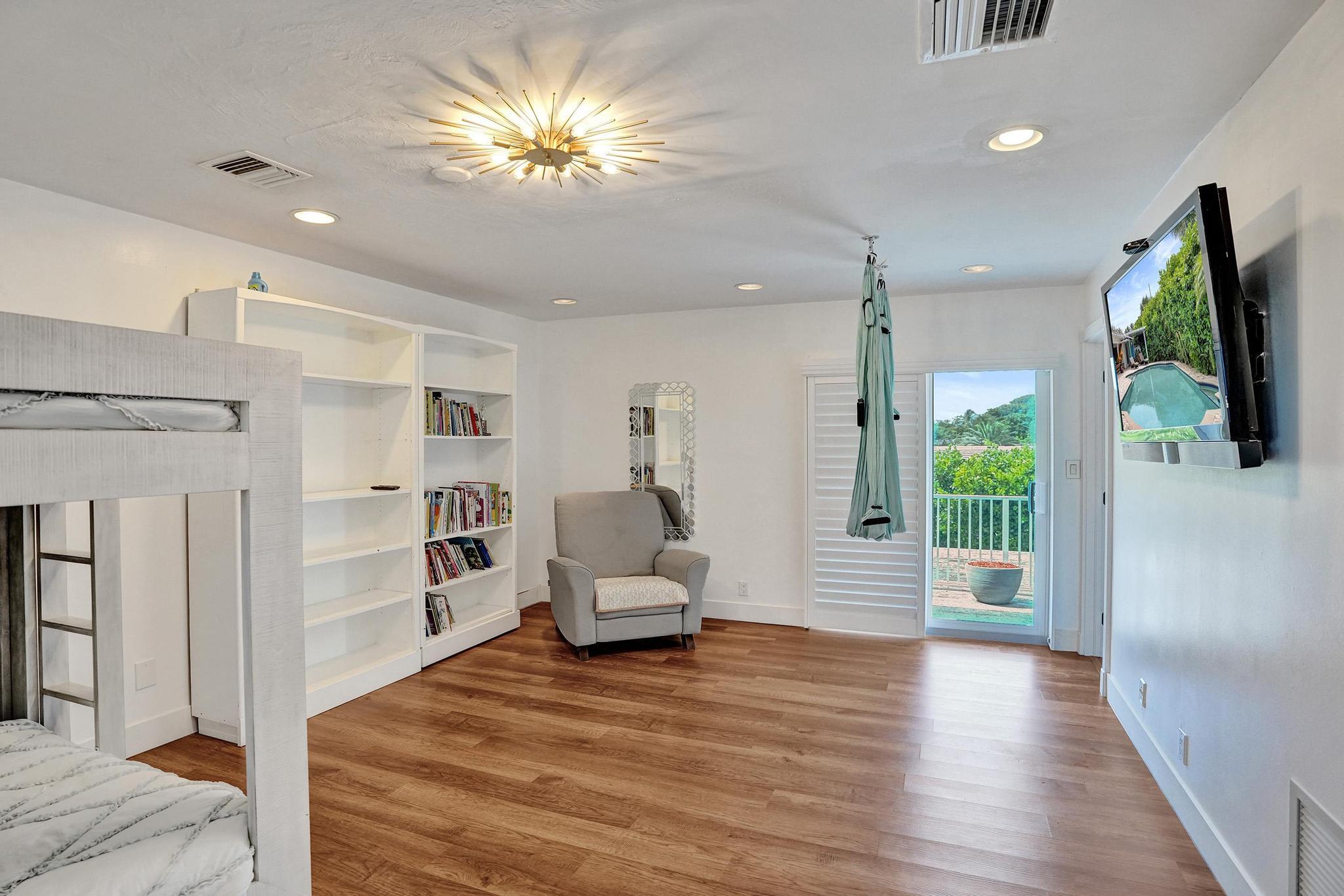 2 Mendota, Sea Ranch Lakes FL 33308