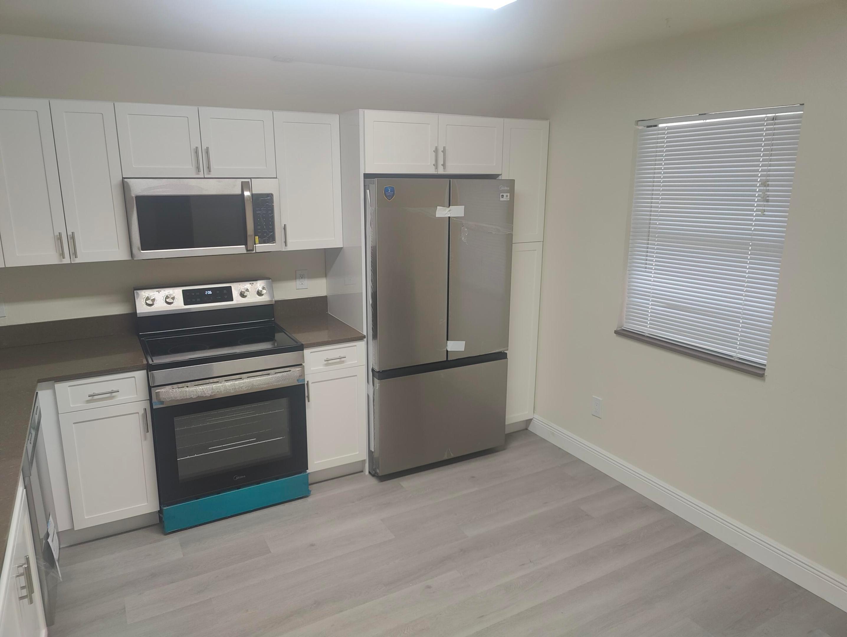 302 LAKEVIEW #302, Royal Palm Beach FL 33411