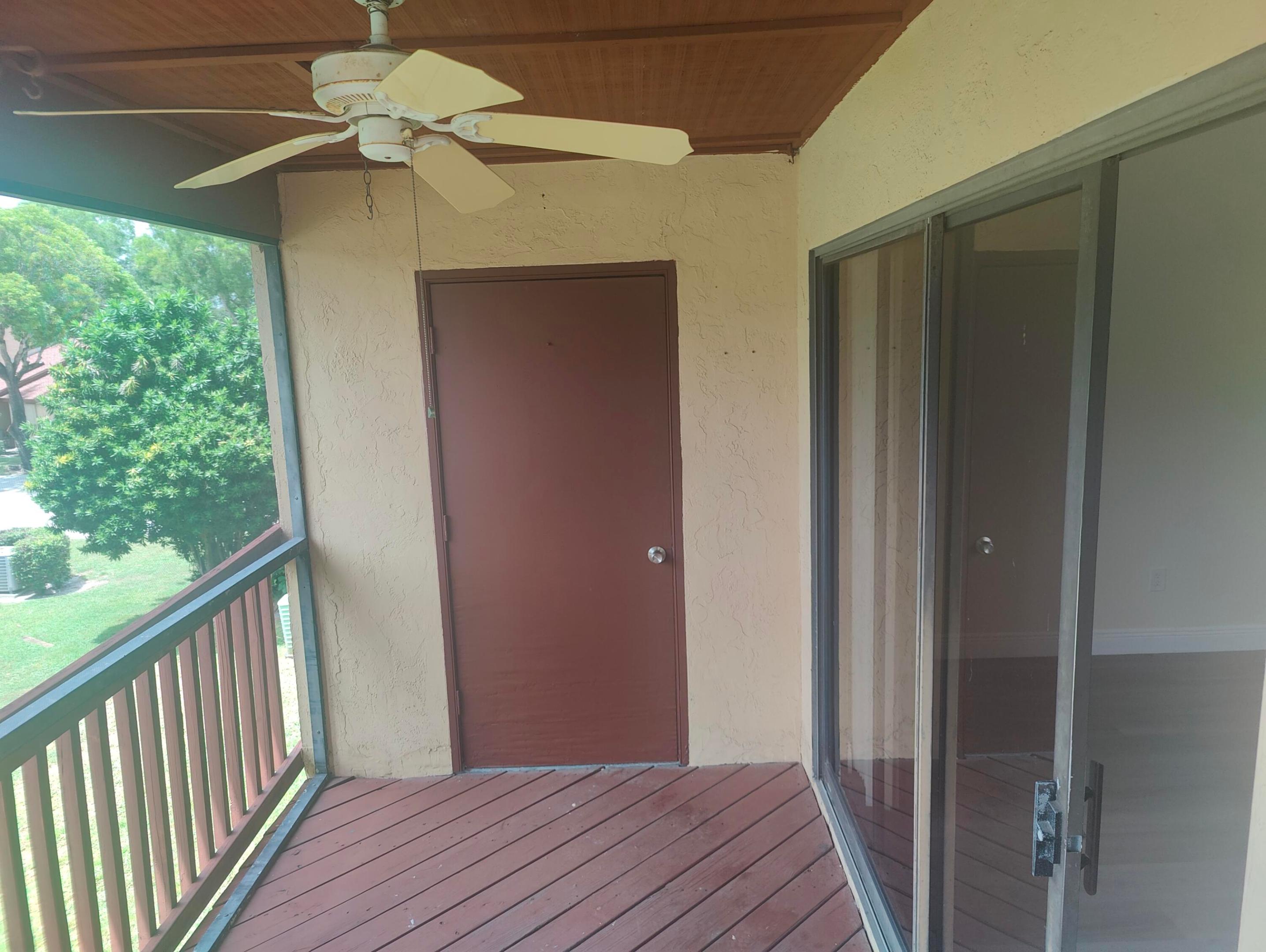 302 LAKEVIEW #302, Royal Palm Beach FL 33411