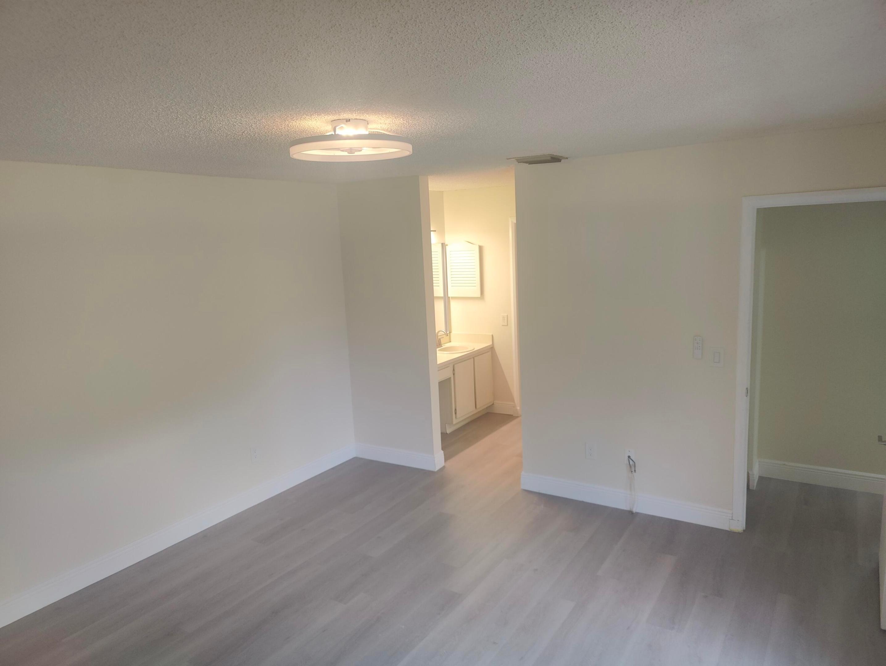302 LAKEVIEW #302, Royal Palm Beach FL 33411