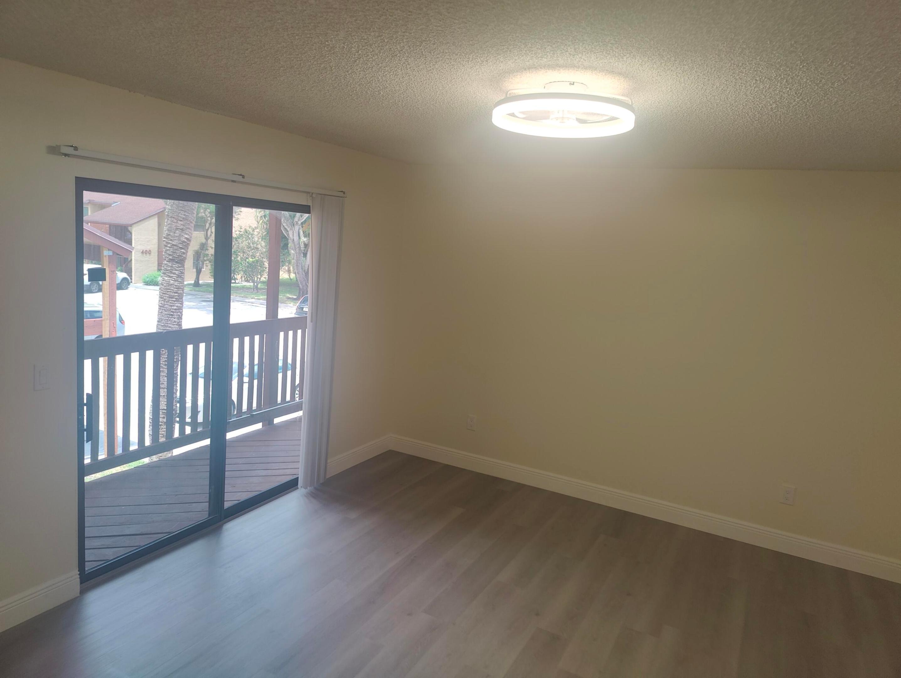 302 LAKEVIEW #302, Royal Palm Beach FL 33411