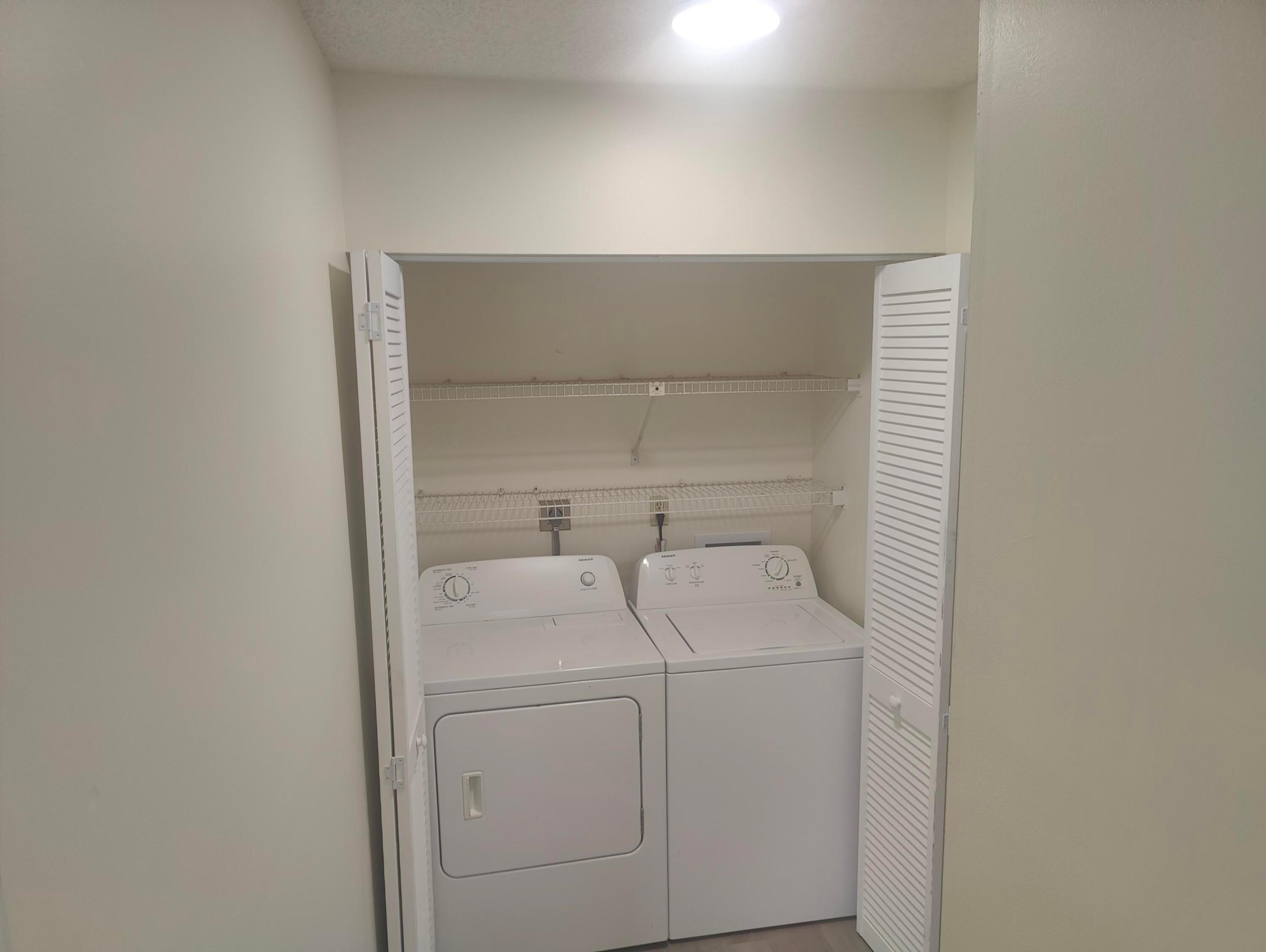 302 LAKEVIEW #302, Royal Palm Beach FL 33411