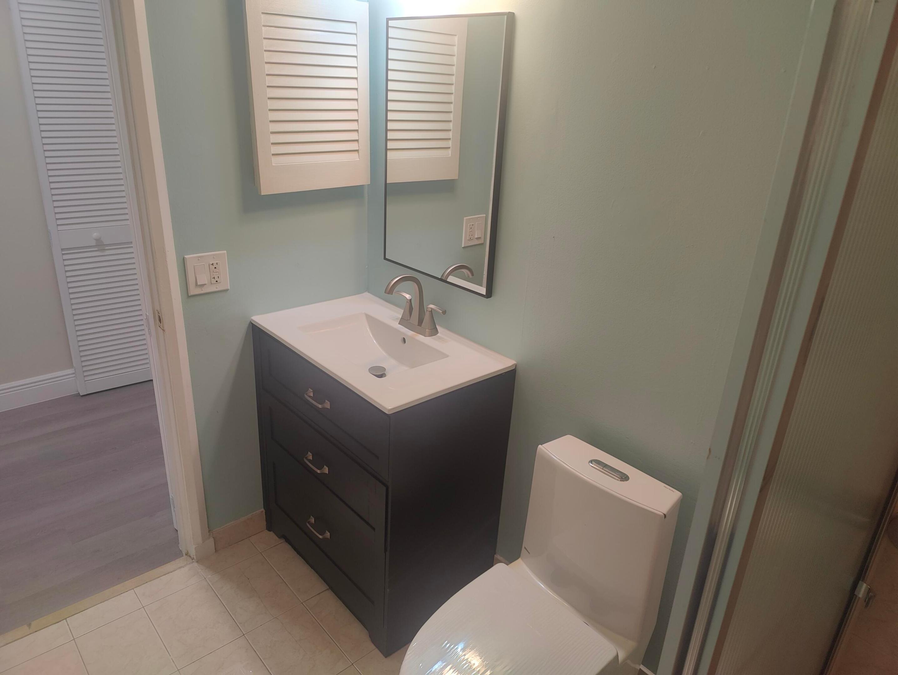 302 LAKEVIEW #302, Royal Palm Beach FL 33411