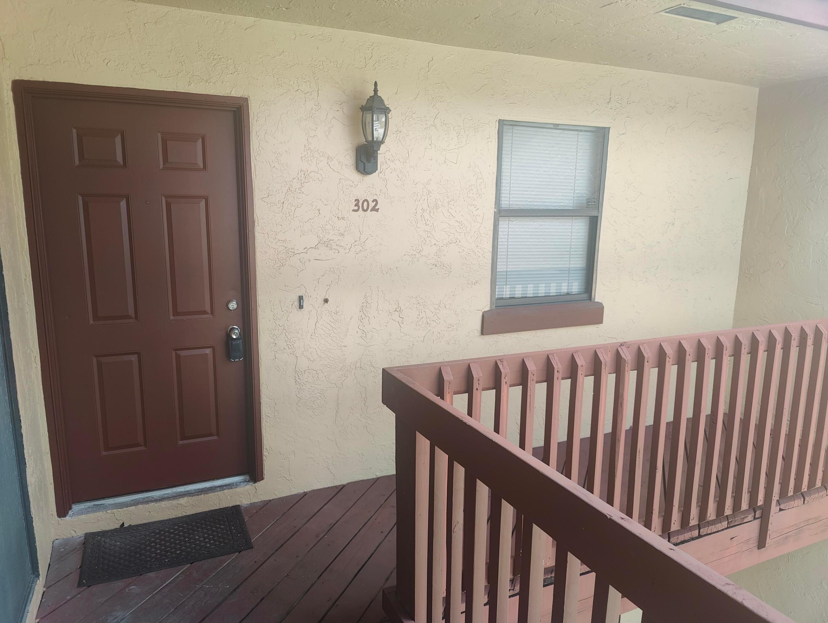 302 LAKEVIEW #302, Royal Palm Beach FL 33411