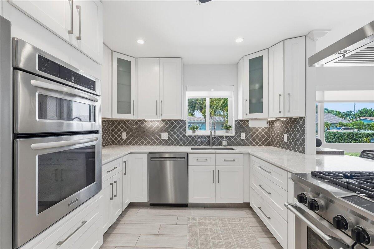 2210 NE 34TH, Lighthouse Point FL 33064
