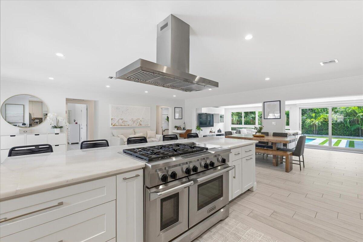 2210 NE 34TH, Lighthouse Point FL 33064