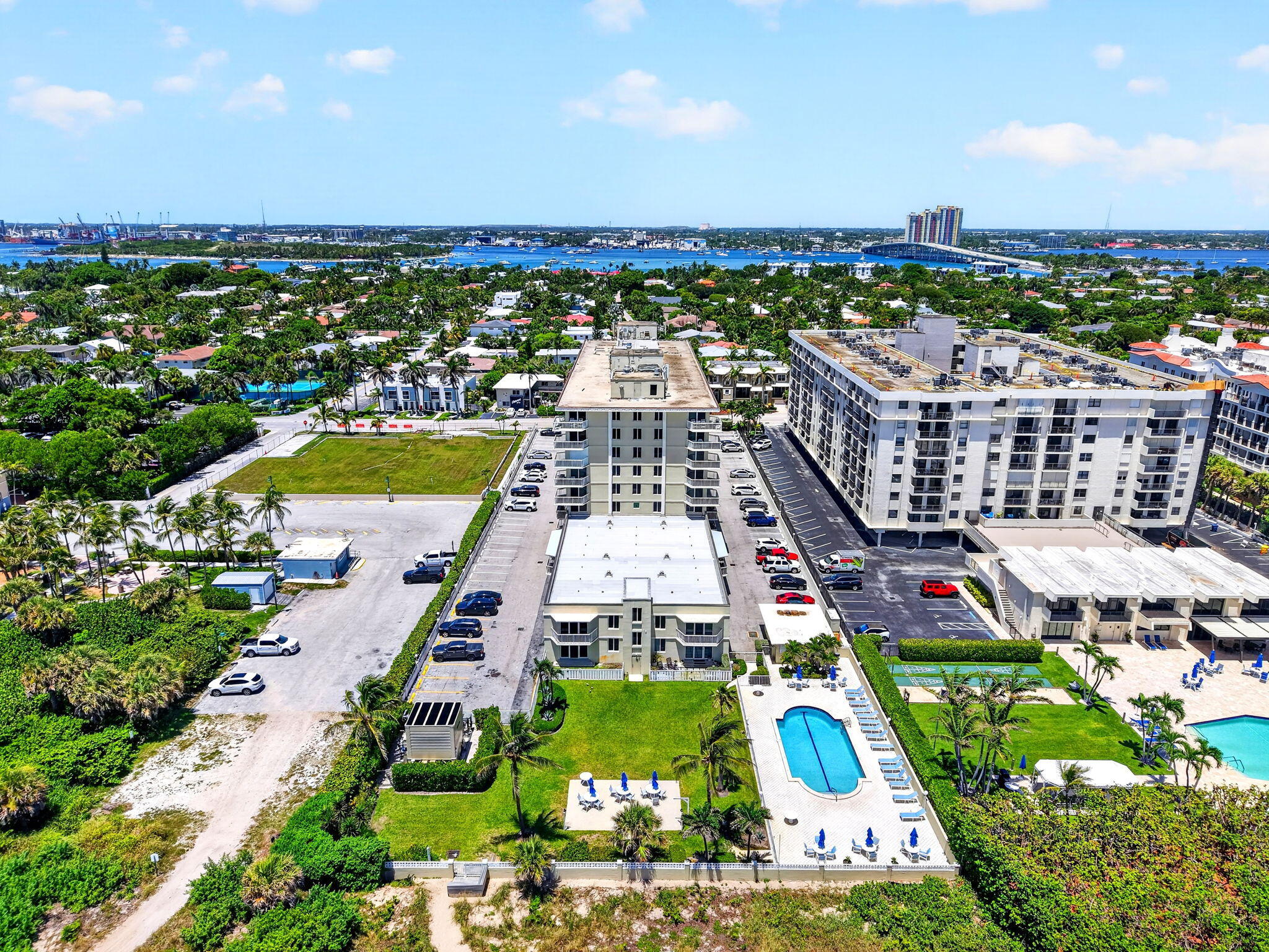 125 S OCEAN #211, Palm Beach Shores FL 33404