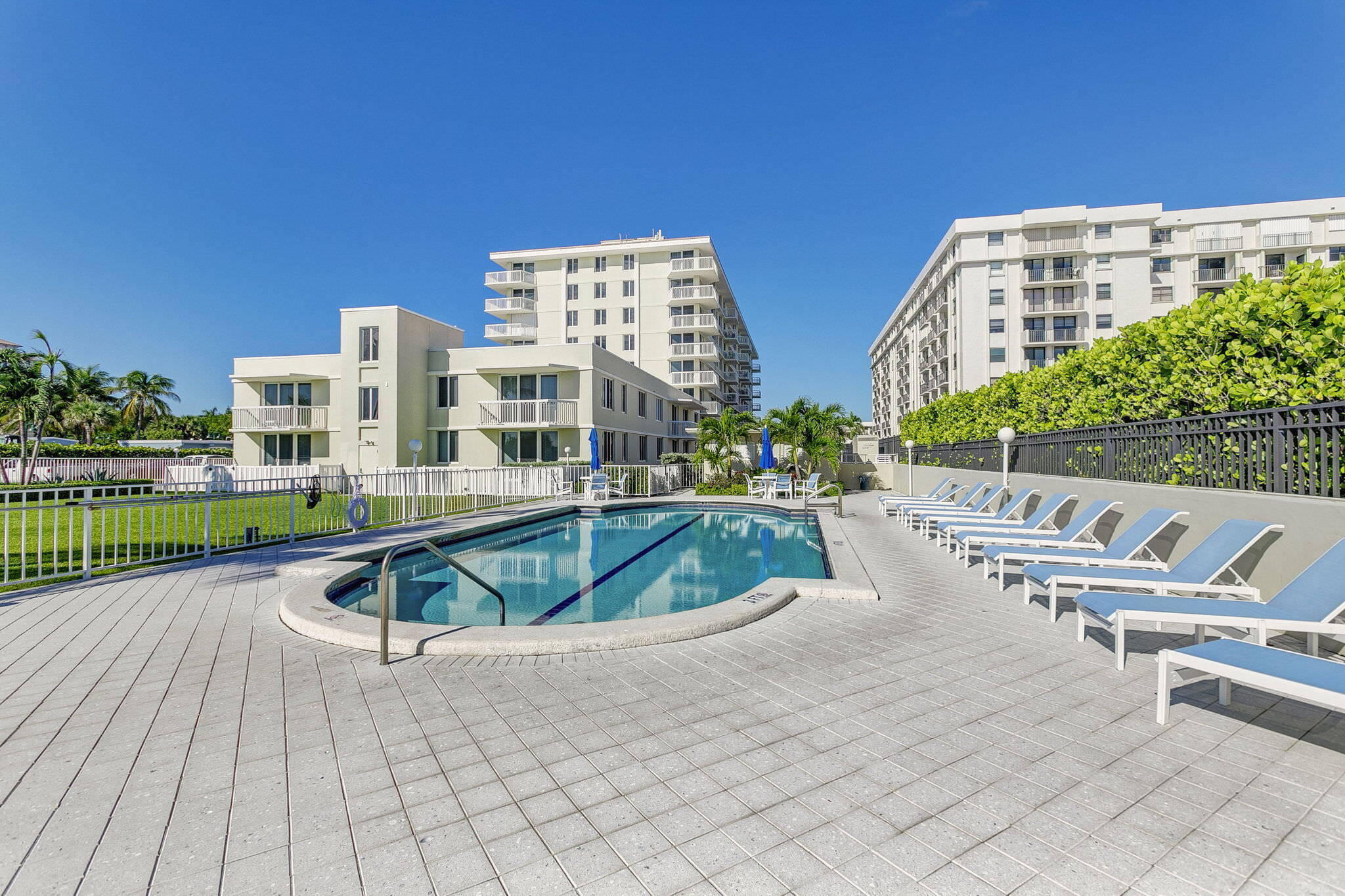 125 S OCEAN #211, Palm Beach Shores FL 33404