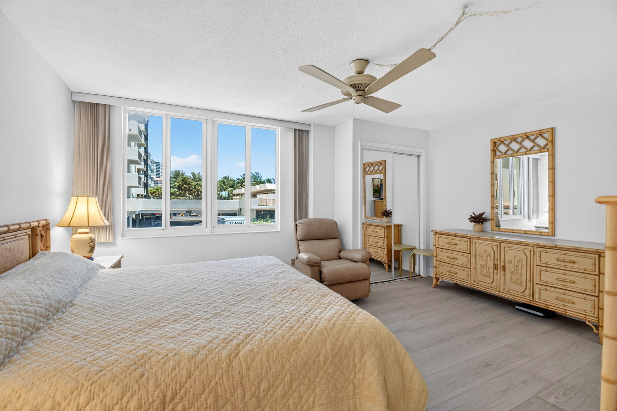 125 S OCEAN #211, Palm Beach Shores FL 33404