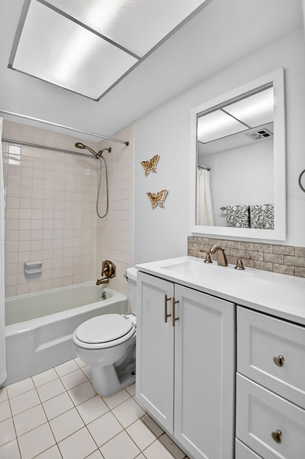 125 S OCEAN #211, Palm Beach Shores FL 33404