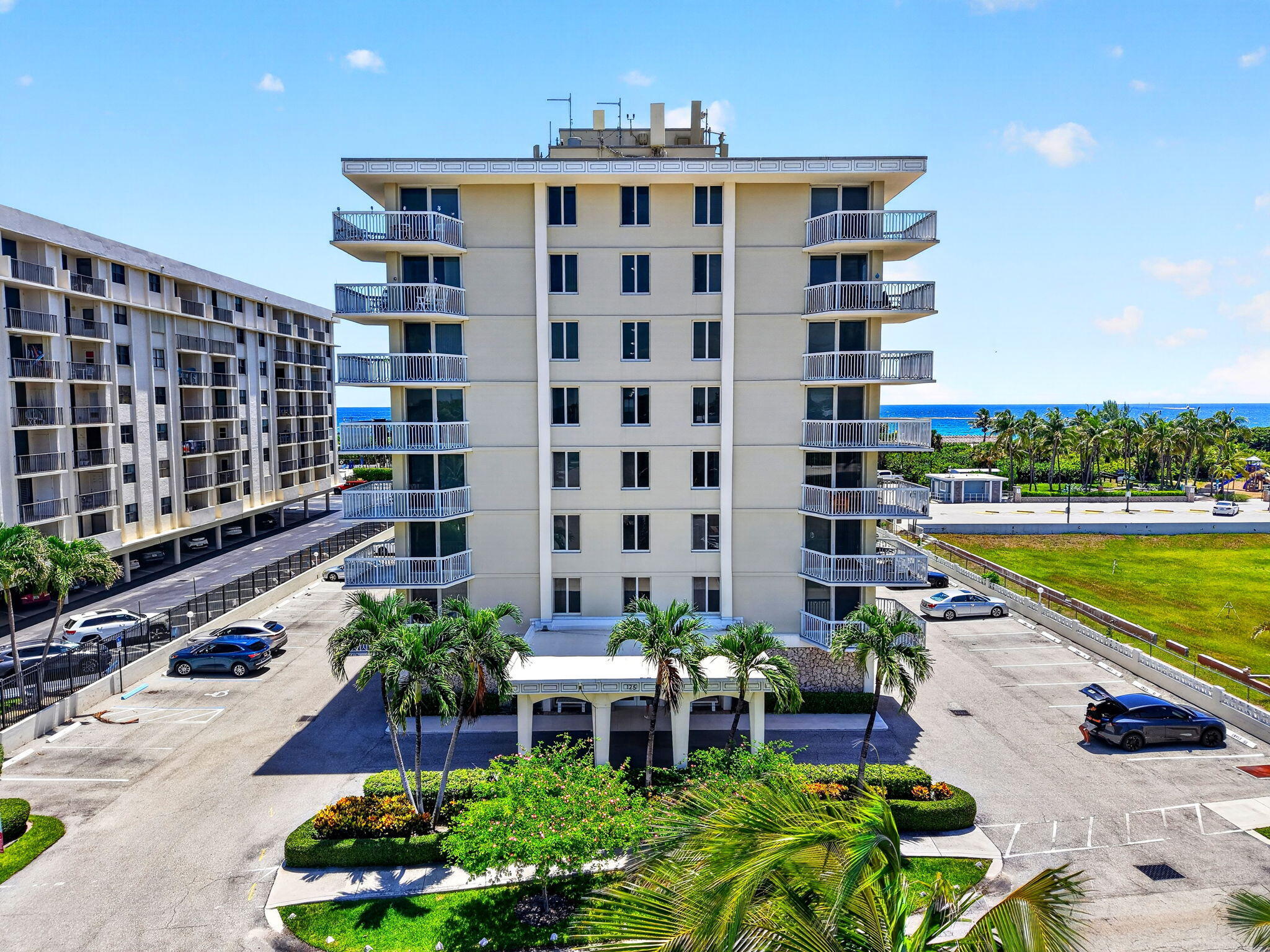 125 S OCEAN #211, Palm Beach Shores FL 33404