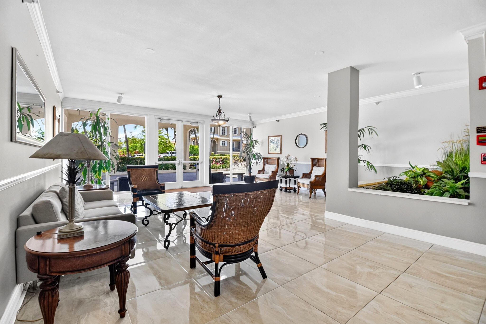 125 S OCEAN #211, Palm Beach Shores FL 33404