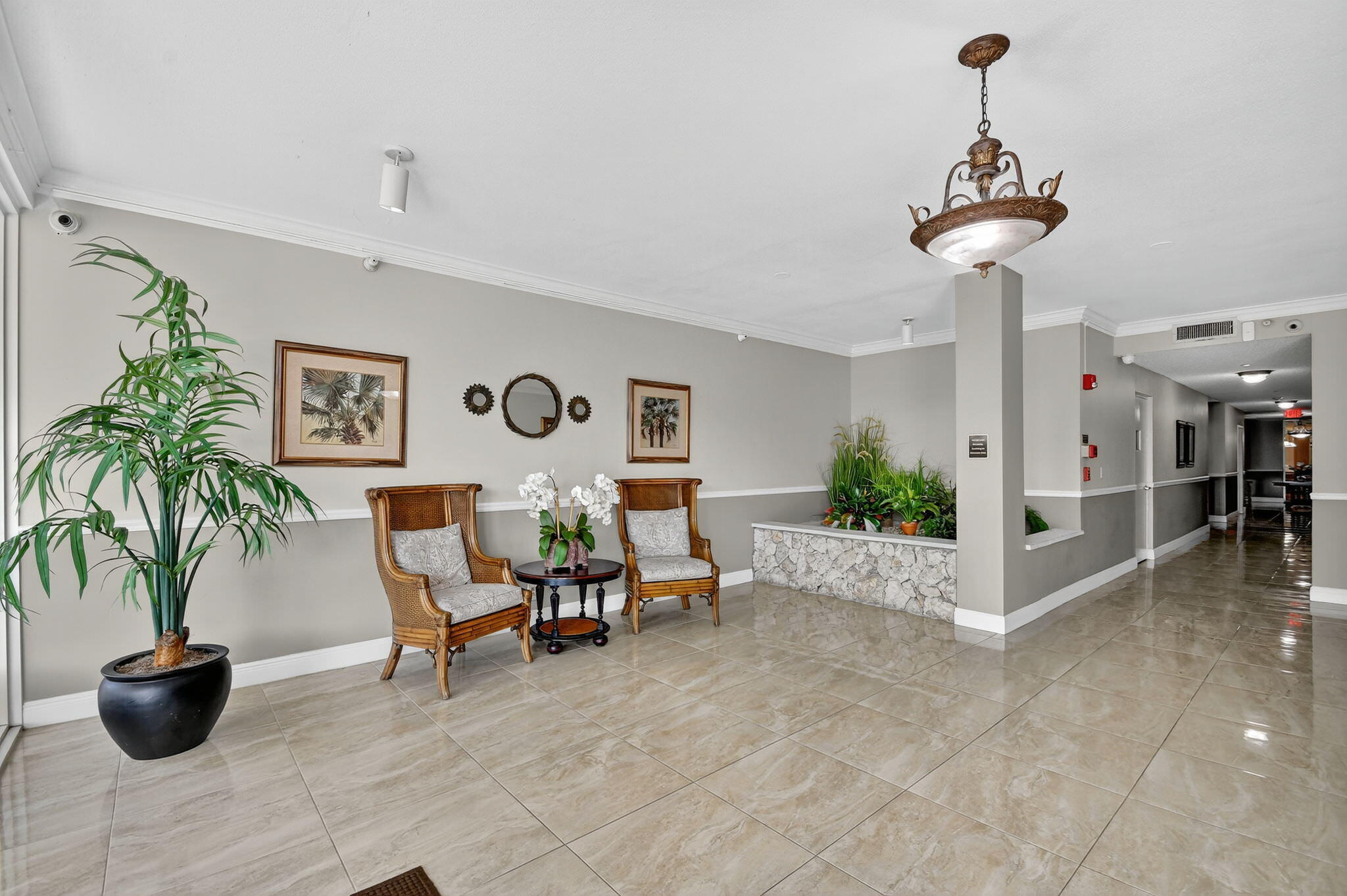 125 S OCEAN #211, Palm Beach Shores FL 33404