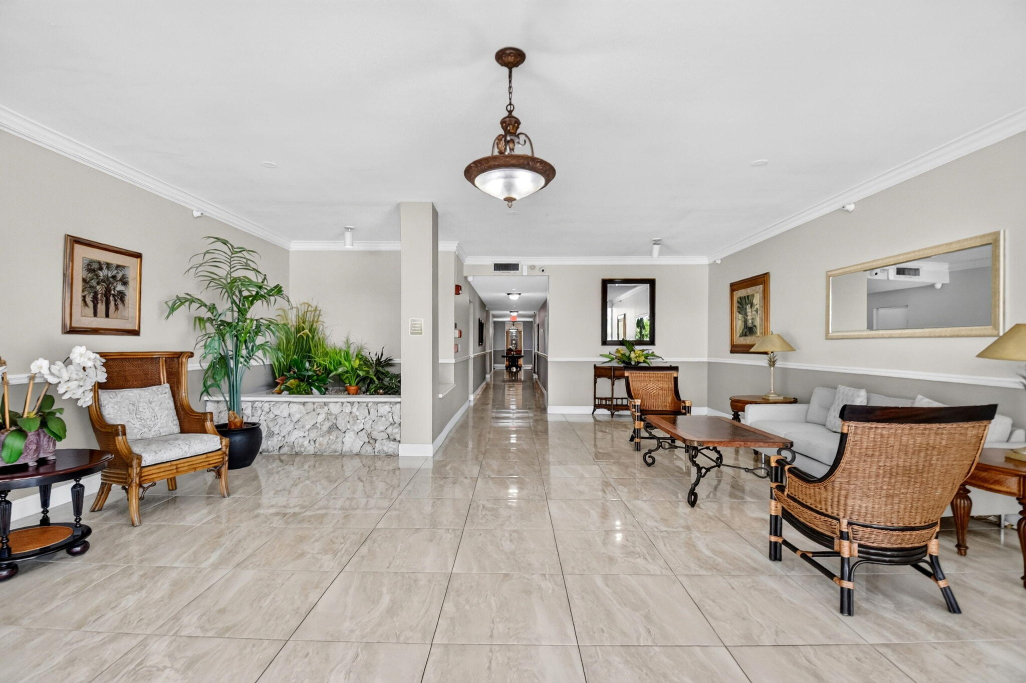 125 S OCEAN #211, Palm Beach Shores FL 33404