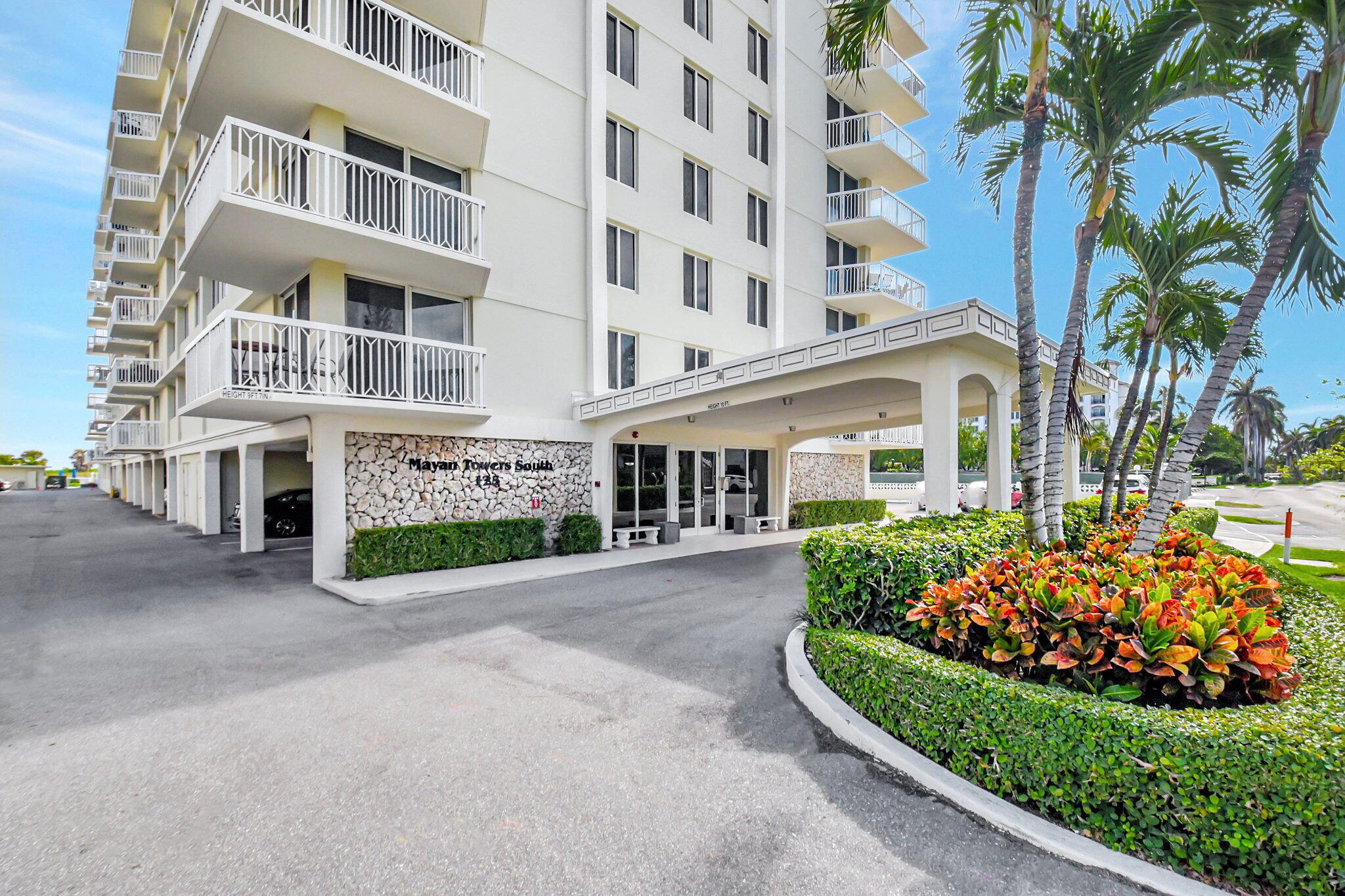 125 S OCEAN #211, Palm Beach Shores FL 33404