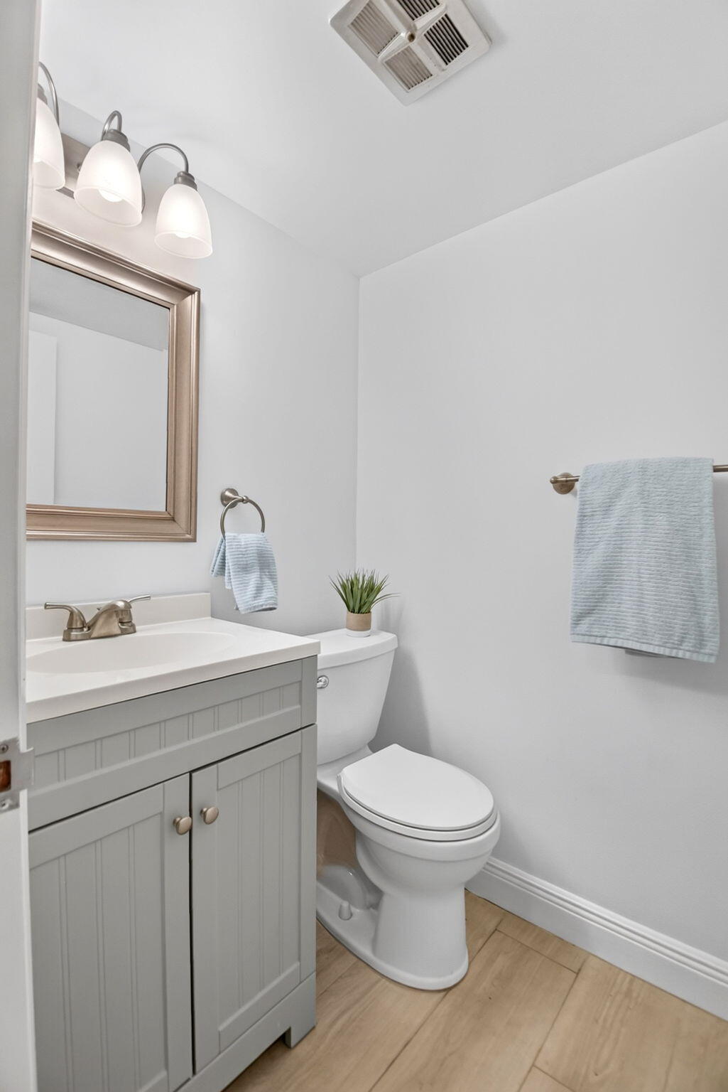 125 S OCEAN #211, Palm Beach Shores FL 33404