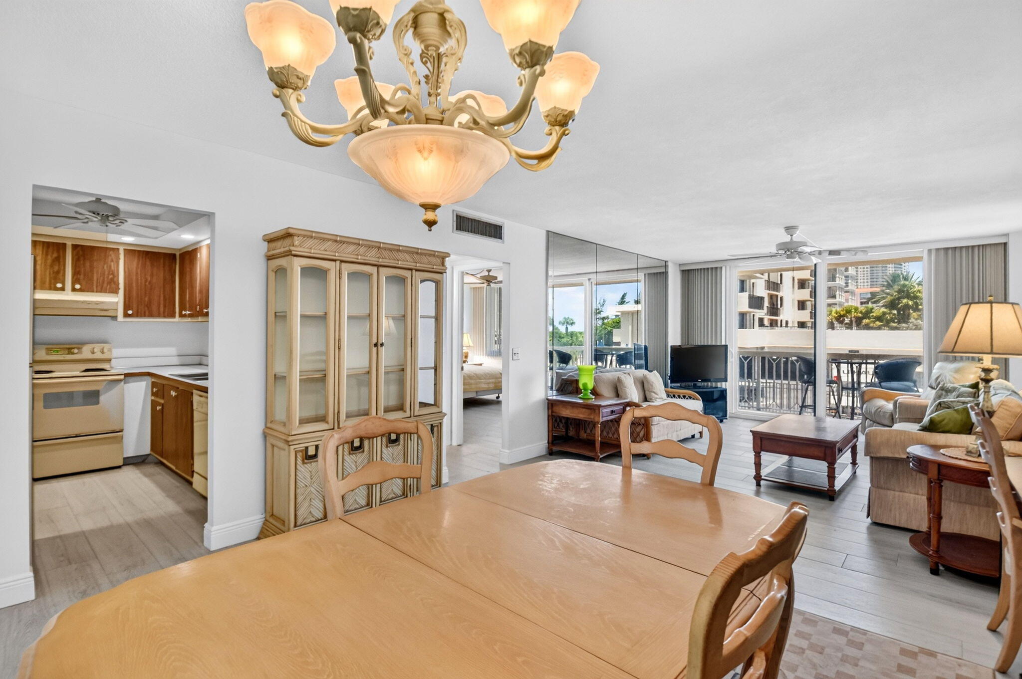 125 S OCEAN #211, Palm Beach Shores FL 33404