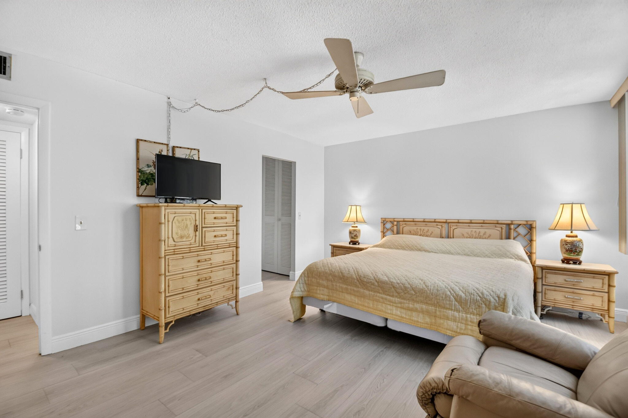 125 S OCEAN #211, Palm Beach Shores FL 33404