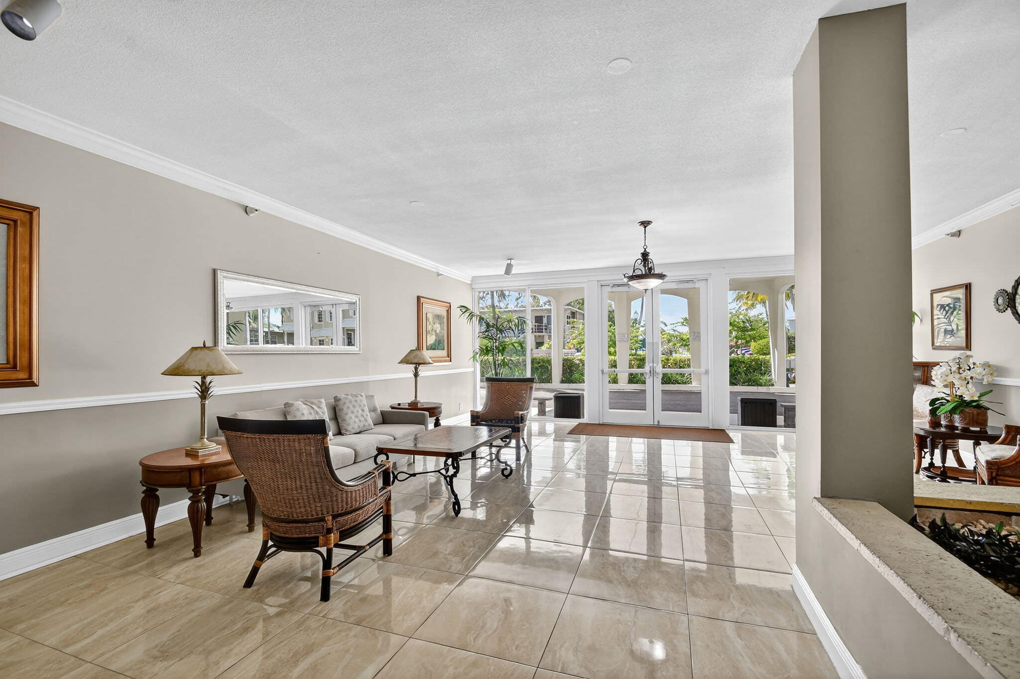 125 S OCEAN #211, Palm Beach Shores FL 33404