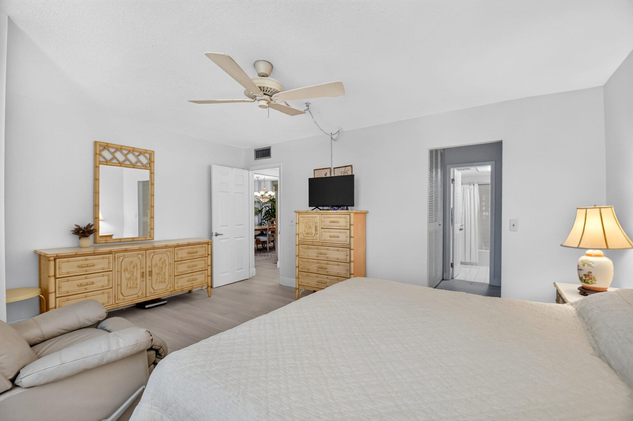 125 S OCEAN #211, Palm Beach Shores FL 33404
