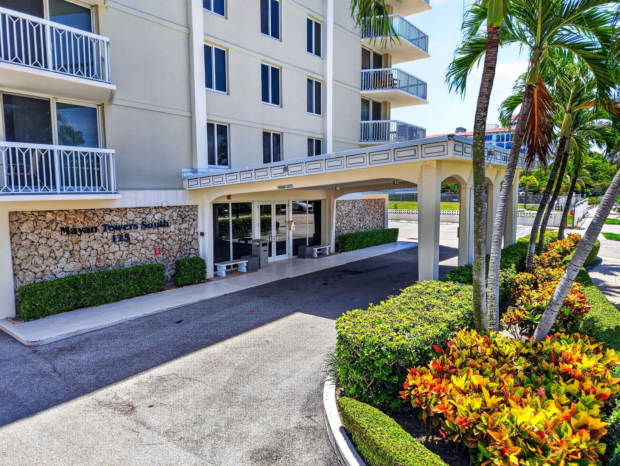 125 S OCEAN #211, Palm Beach Shores FL 33404