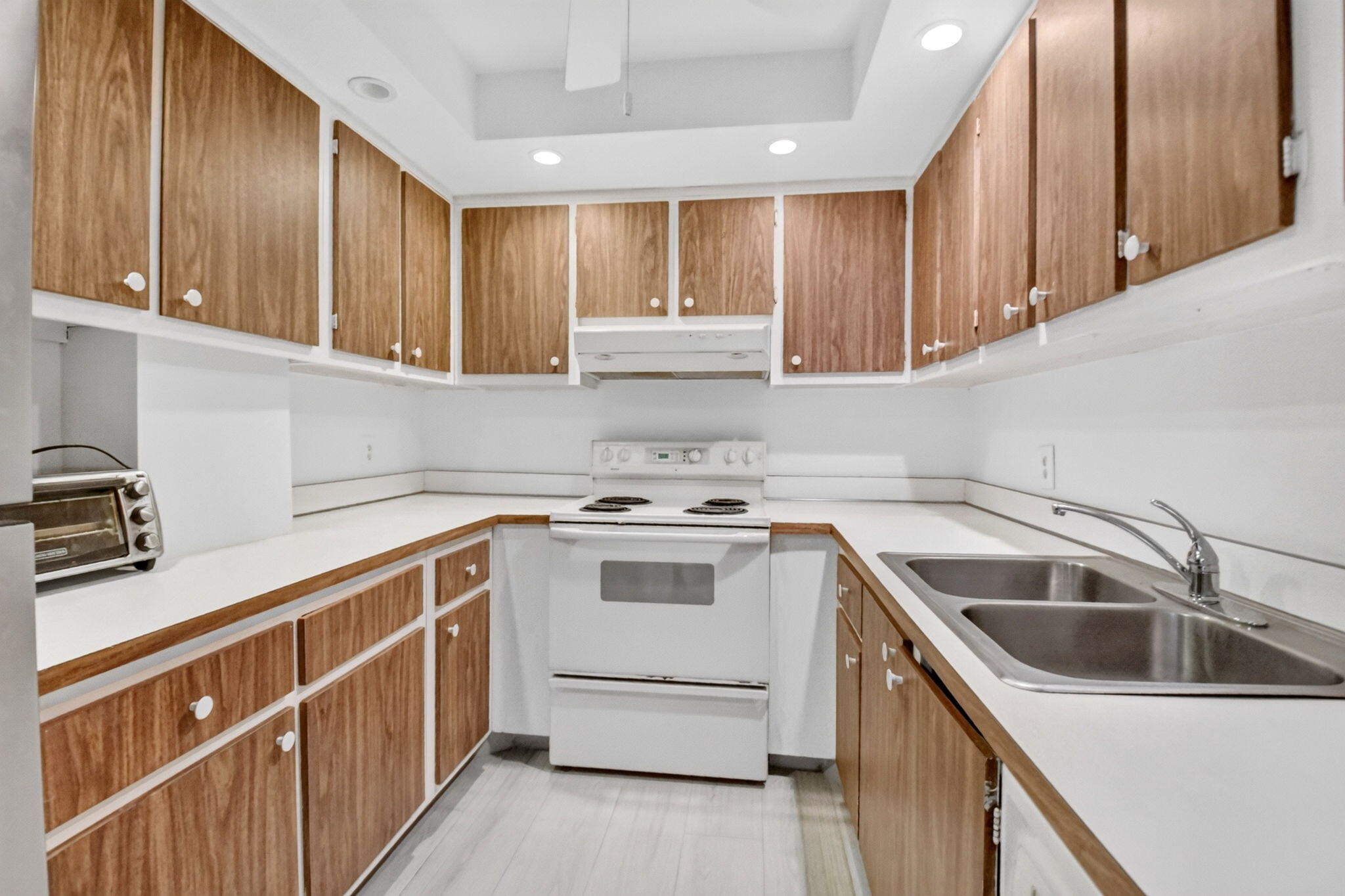 125 S OCEAN #211, Palm Beach Shores FL 33404