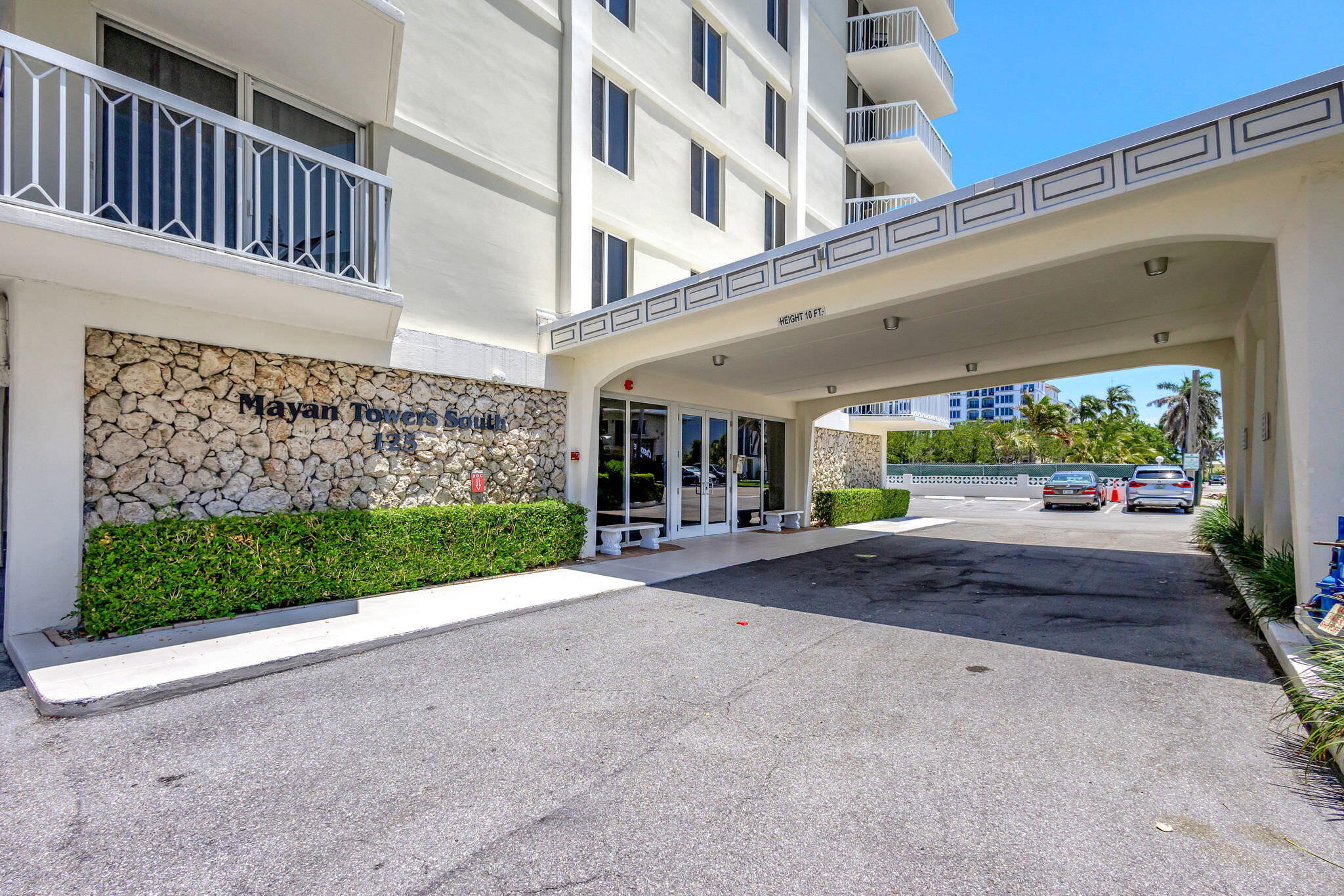 125 S OCEAN #211, Palm Beach Shores FL 33404