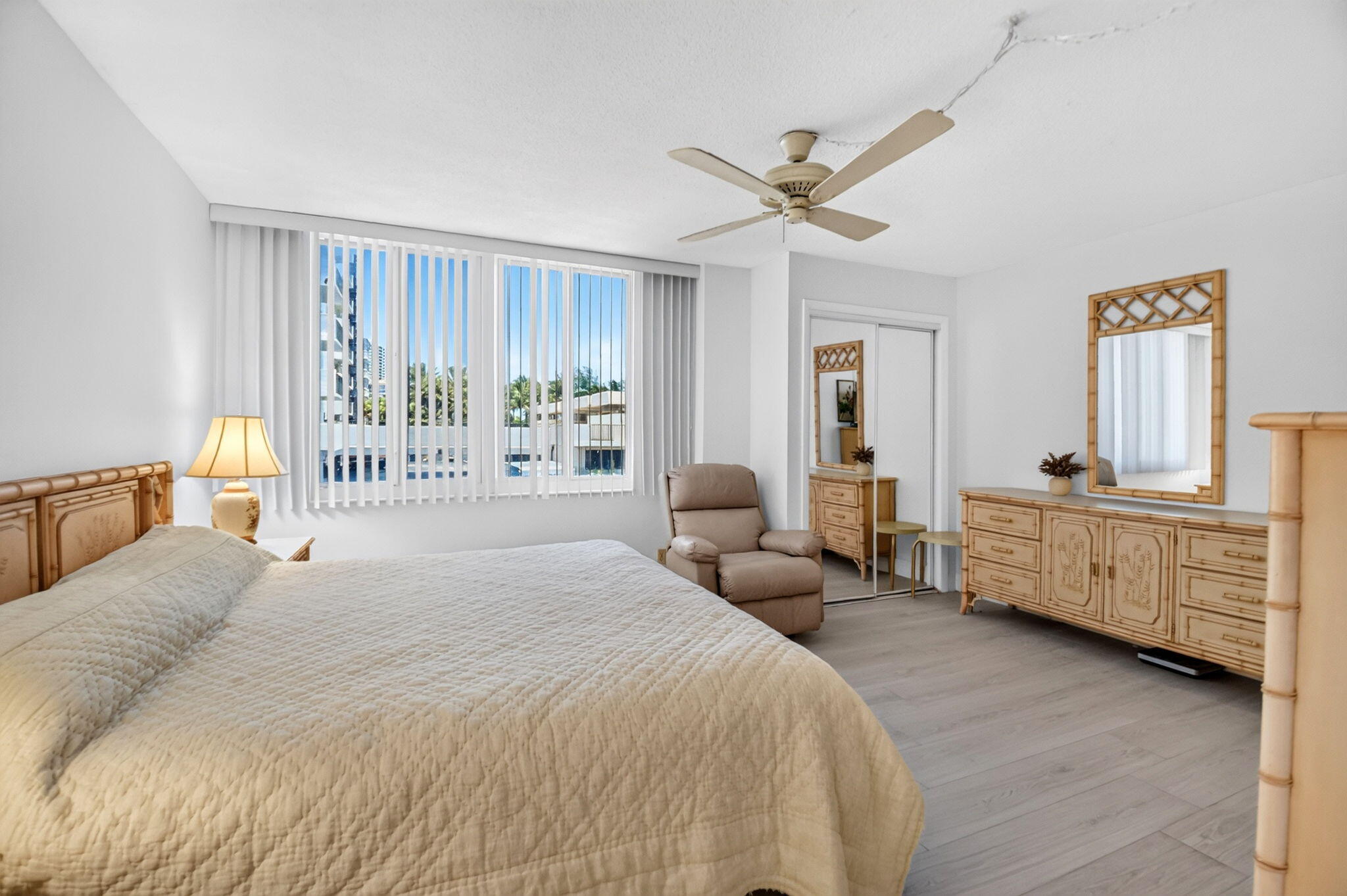 125 S OCEAN #211, Palm Beach Shores FL 33404