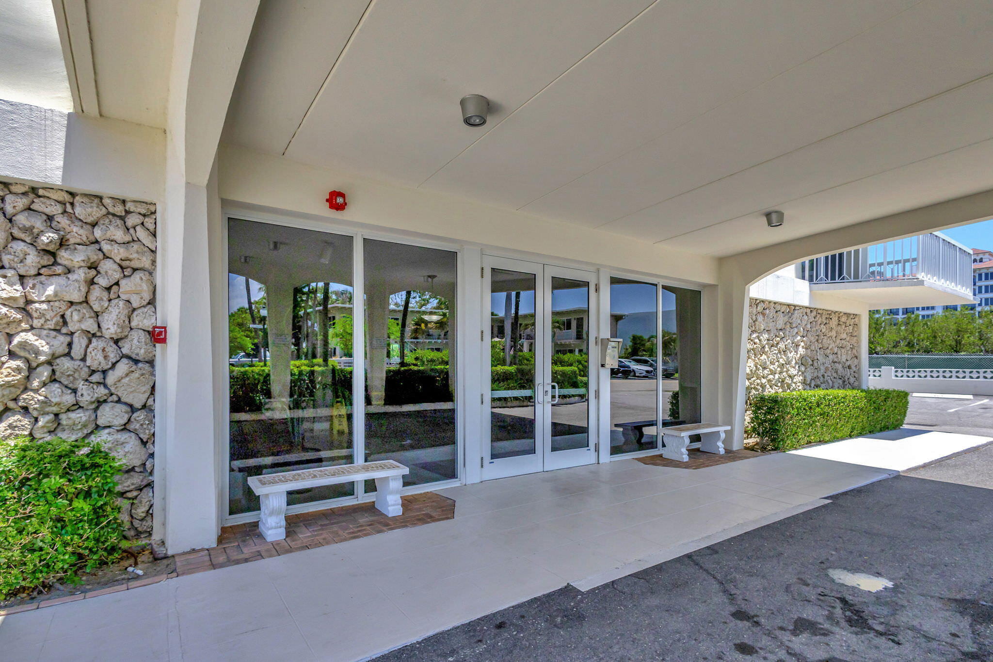 125 S OCEAN #211, Palm Beach Shores FL 33404