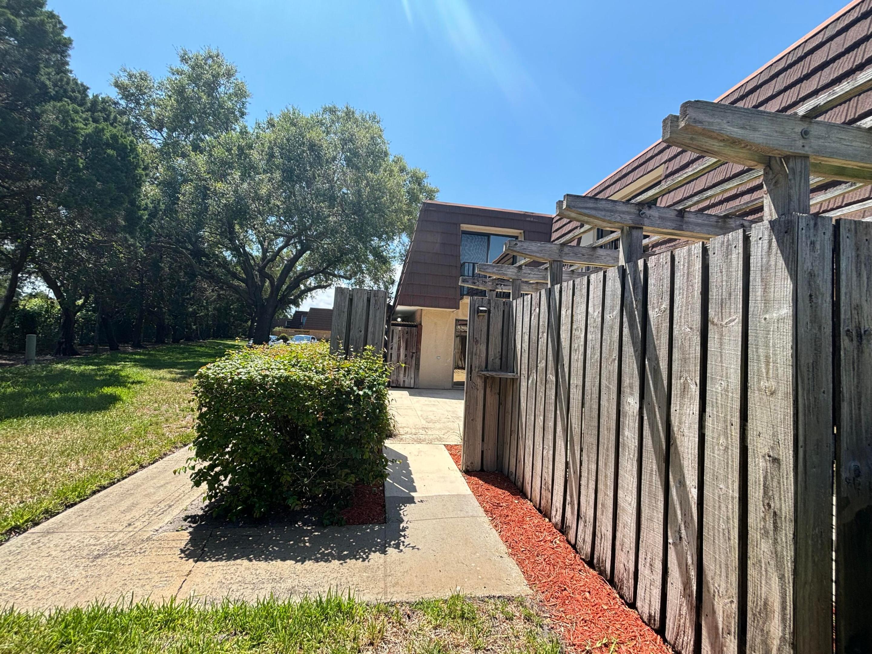 2110 21st, Palm Beach Gardens FL 33418