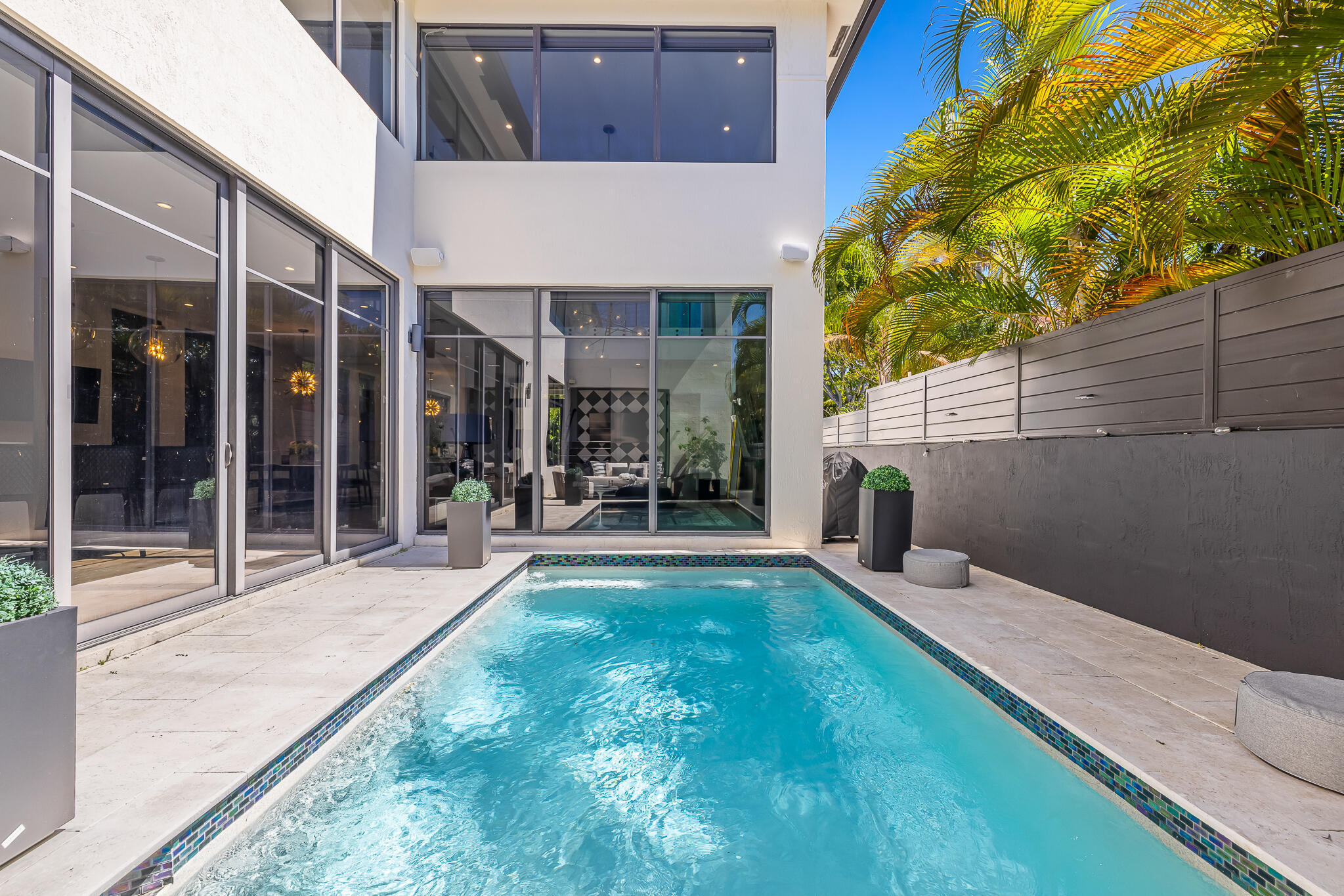 549 NE 10TH, Fort Lauderdale FL 33301