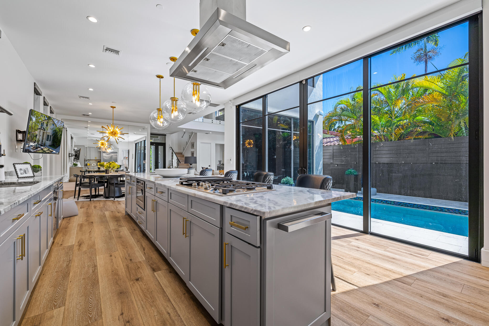 549 NE 10TH, Fort Lauderdale FL 33301